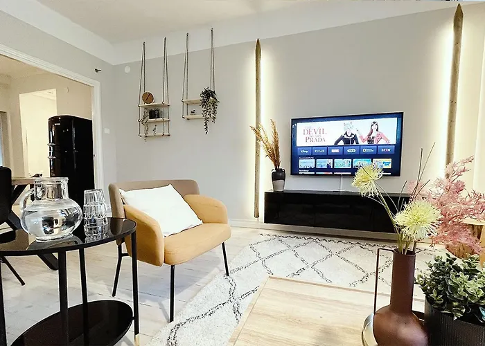 Unique & Scandinavian - Sauna, Center, Metro 아파트 헬싱키